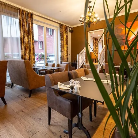 Home Hotel Arosa מלון ארוזה