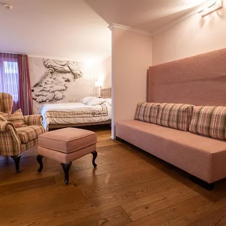 Home Hotel Arosa מלון 3*