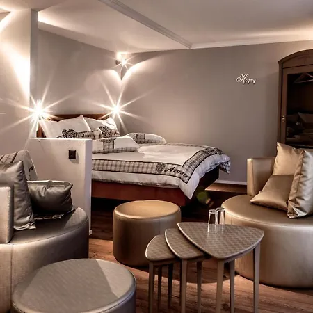 מלון Home Hotel Arosa 3*