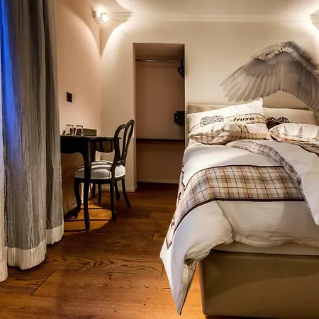 فندق هوم أروسا