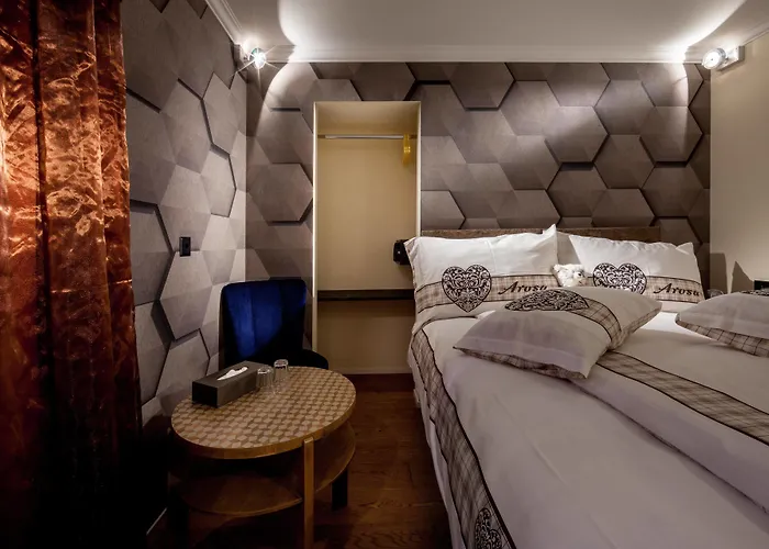 Home Hotel Arosa Отель