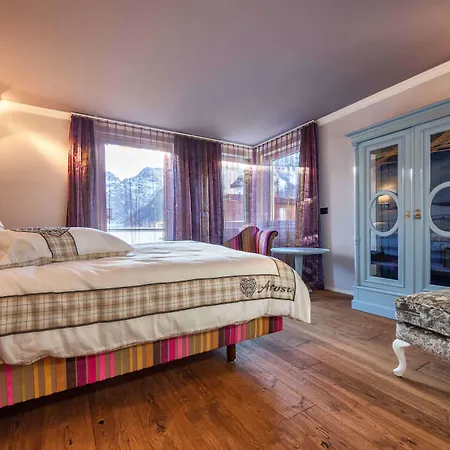 Home Hotel Arosa 3* Αρόζα
